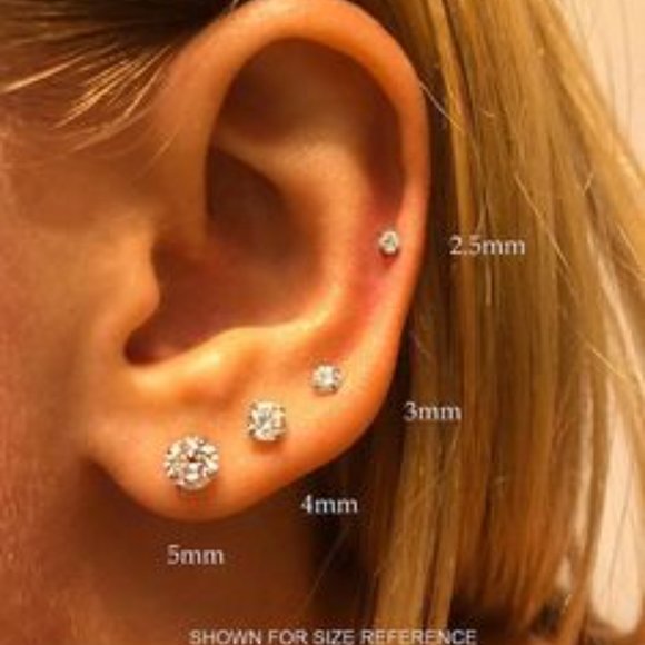 1/2 carat Diamond Studs - Picture 8 of 9